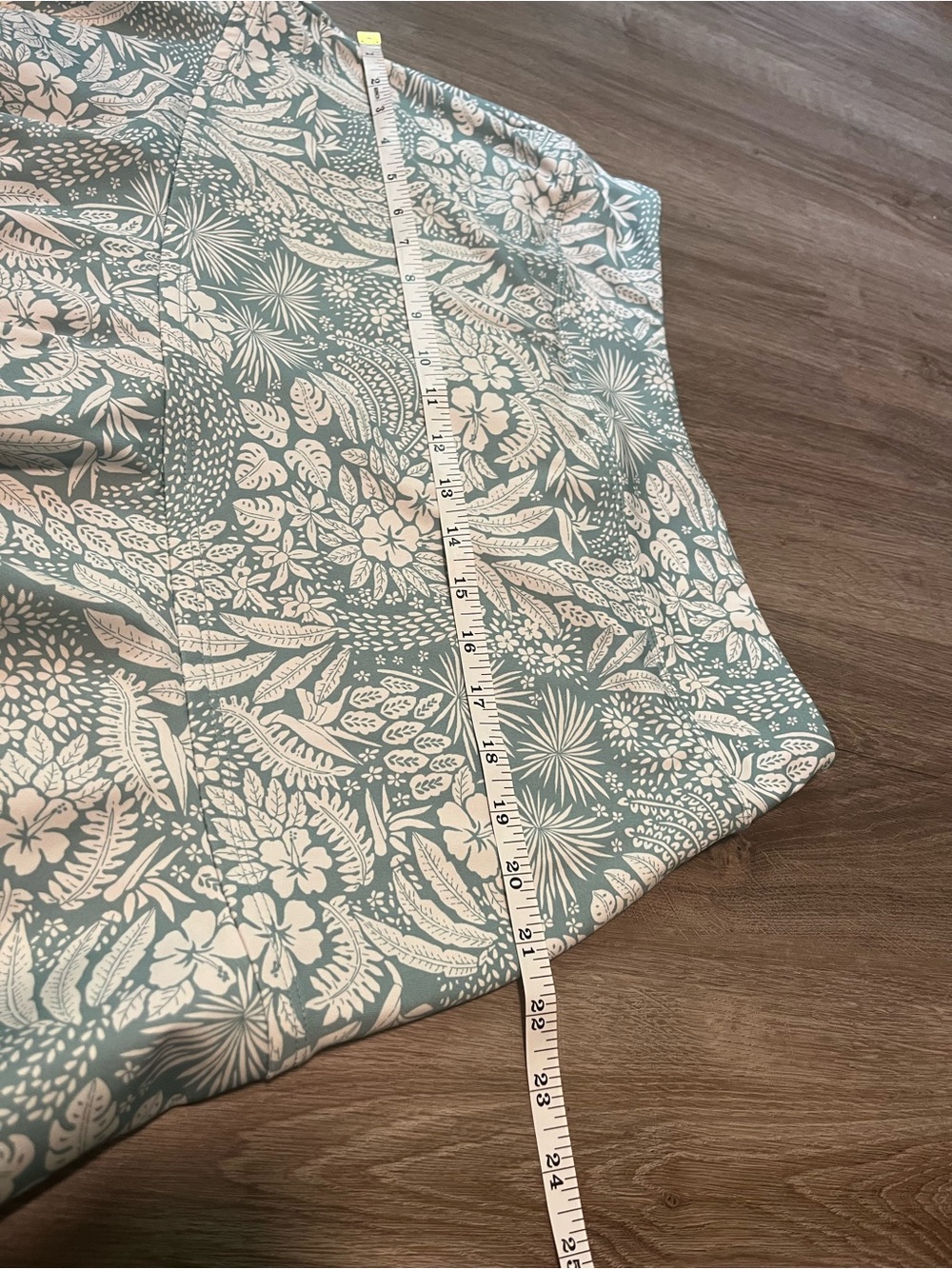 Tommy Bahama Floral Golf and Tennis Skort NWOT - Picture 6 of 9